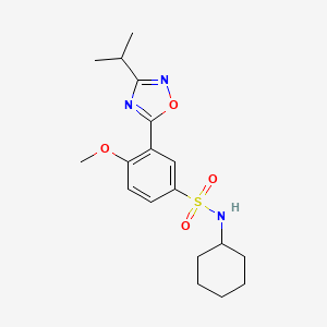 molecular formula C18H25N3O4S B7704586 N-Cyclohexyl-4-methoxy-3-[3-(propan-2-YL)-1,2,4-oxadiazol-5-YL]benzene-1-sulfonamide 