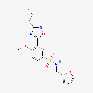 molecular formula C17H19N3O5S B7718440 N-[(Furan-2-YL)methyl]-4-methoxy-3-(3-propyl-1,2,4-oxadiazol-5-YL)benzene-1-sulfonamide 