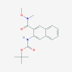 molecular formula C18H22N2O4 B7943299 tert-butyl N-{3-[methoxy(methyl)carbamoyl]naphthalen-2-yl}carbamate 