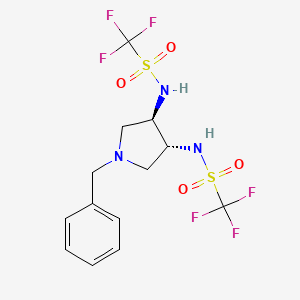 molecular formula C13H15F6N3O4S2 B7988740 N,N'-[(3R)-1-Benzylpyrrolidine-3beta,4alpha-diyl]bis(trifluoromethanesulfonamide) 