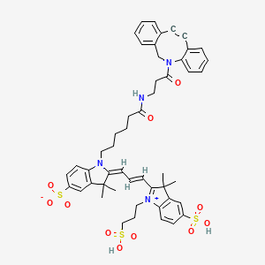 molecular formula C50H54N4O11S3 B8027423 (2E)-1-[6-[[3-(2-azatricyclo[10.4.0.04,9]hexadeca-1(16),4,6,8,12,14-hexaen-10-yn-2-yl)-3-oxopropyl]amino]-6-oxohexyl]-2-[(E)-3-[3,3-dimethyl-5-sulfo-1-(3-sulfopropyl)indol-1-ium-2-yl]prop-2-enylidene]-3,3-dimethylindole-5-sulfonate 