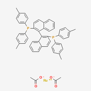 molecular formula C52H46O4P2Ru B8072299 Diacetato[(R)-(+)-2,2'-bis(DI-P-tolylphosphino)-1,1'-binaphthyl]ruthenium(II) 