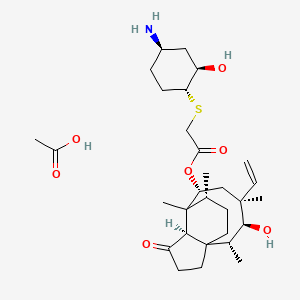 molecular formula C30H49NO7S B8102959 acetic acid;[(2R,3S,4S,6R,8R,14R)-4-ethenyl-3-hydroxy-2,4,7,14-tetramethyl-9-oxo-6-tricyclo[5.4.3.01,8]tetradecanyl] 2-[(1R,2R,4R)-4-amino-2-hydroxycyclohexyl]sulfanylacetate 