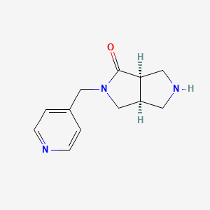 molecular formula C12H15N3O B8111375 (3aS,6aR)-2-(pyridin-4-ylmethyl)hexahydropyrrolo[3,4-c]pyrrol-1(2H)-one 
