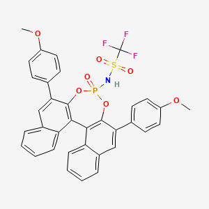 molecular formula C35H25F3NO7PS B8202149 N-[10,16-bis(4-methoxyphenyl)-13-oxo-12,14-dioxa-13λ5-phosphapentacyclo[13.8.0.02,11.03,8.018,23]tricosa-1(15),2(11),3,5,7,9,16,18,20,22-decaen-13-yl]-1,1,1-trifluoromethanesulfonamide 