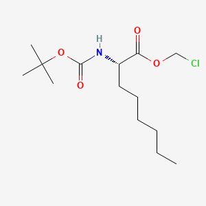 molecular formula C14H26ClNO4 B8212864 (S)-Chloromethyl 2-((tert-butoxycarbonyl)amino)octanoate 