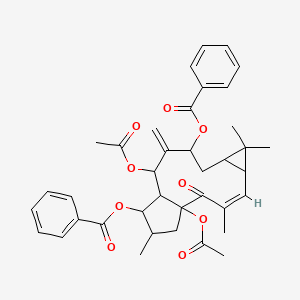 [(3Z)-1,11-diacetyloxy-13-benzoyloxy-3,6,6,14-tetramethyl-10-methylidene-2-oxo-9-tricyclo[10.3.0.05,7]pentadec-3-enyl] benzoate
