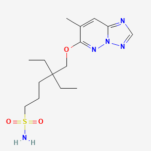 molecular formula C15H25N5O3S B8378185 Hexanesulfonamide, 4-ethyl-4-(((7-methyl(1,2,4)triazolo(1,5-b)pyridazin-6-yl)oxy)methyl)- CAS No. 152537-64-9