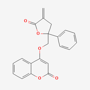 molecular formula C21H16O5 B8383591 4-((4-Methylene-5-oxo-2-phenyltetrahydro-2-furanyl)methoxy)-2H-chromen-2-one 