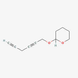 molecular formula C11H14O2 B8639160 2-(2,5-Hexadiynyloxy)tetrahydro-2H-pyran CAS No. 40924-58-1