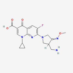 molecular formula C18H20FN5O4 B8801954 (Z)-7-(3-(aminomethyl)-4-(methoxyimino)pyrrolidin-1-yl)-1-cyclopropyl-6-fluoro-4-oxo-1,4-dihydro-1,8-naphthyridine-3-carboxylic acid 