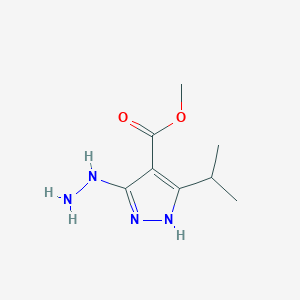 molecular formula C8H14N4O2 B009134 Methyl 3-hydrazinyl-5-isopropyl-1H-pyrazole-4-carboxylate CAS No. 104249-53-8